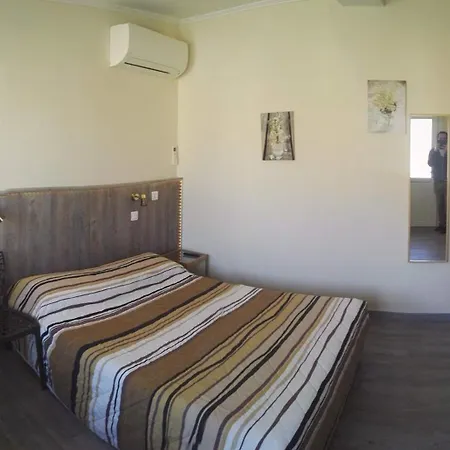 Hotel La Reserve Vic-la-Gardiole Room photo